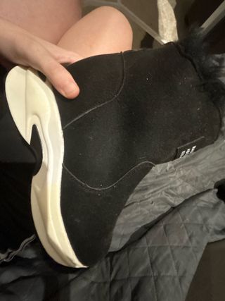 Zapatillas negras de ante con pelo