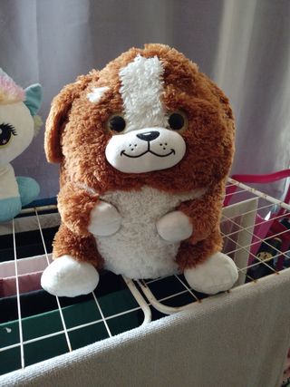 Caballito de peluche blanco azul i rosa i perrito