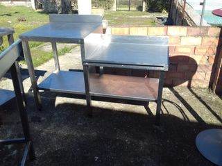 Mobiliario de bar metálico