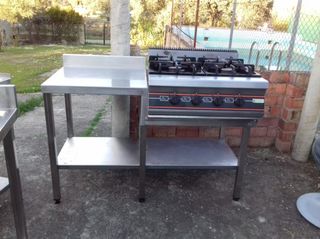 Mobiliario de bar metálico