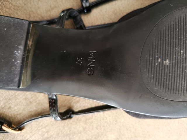 Sandalias Mango Negras Tira Tobillo