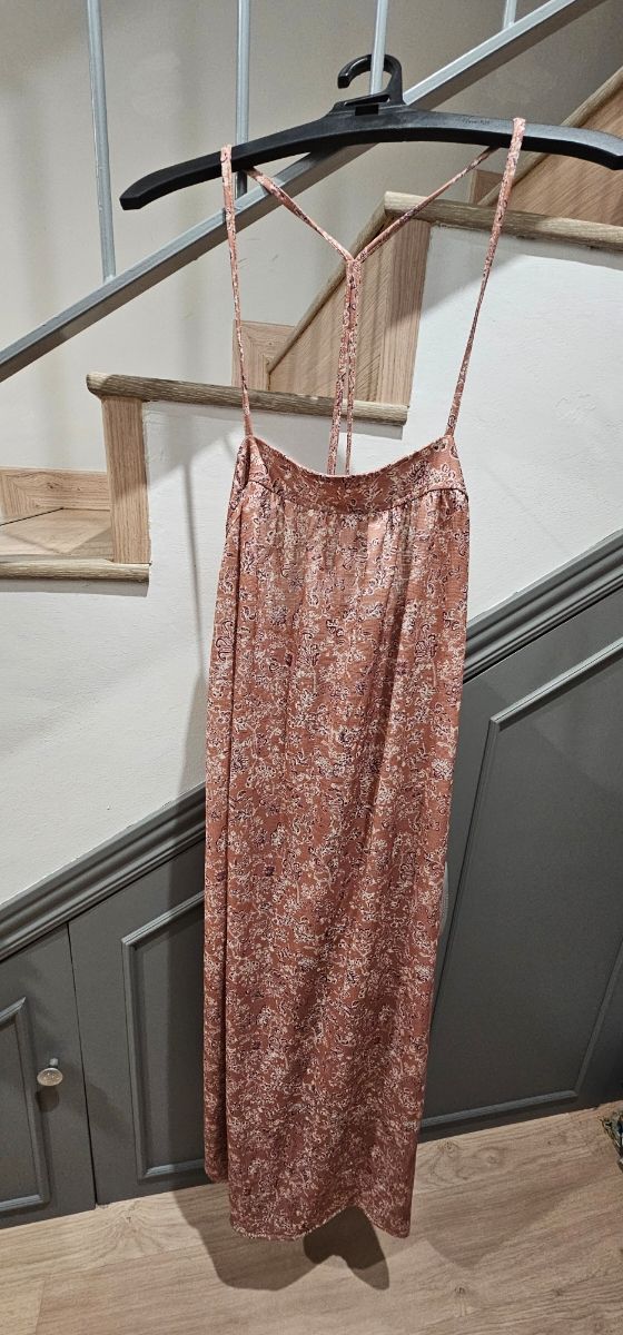 Vestido Pull&Bear floral rosa talla s-xs