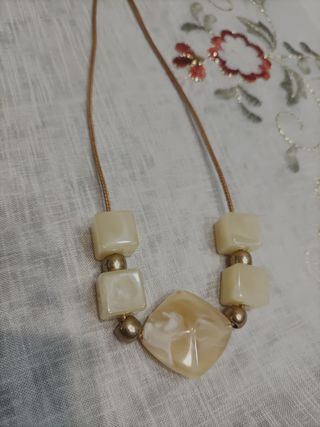 Collana Beige e Oro