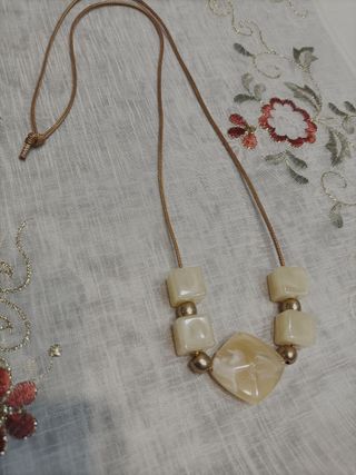 Collana Beige e Oro