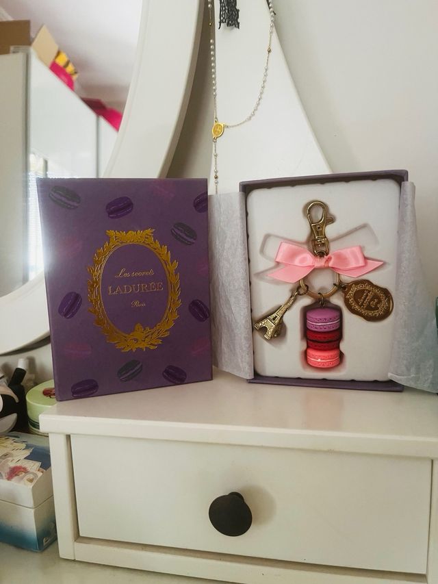 Portachiavi Ladurée con macarons e Torre Eiffel