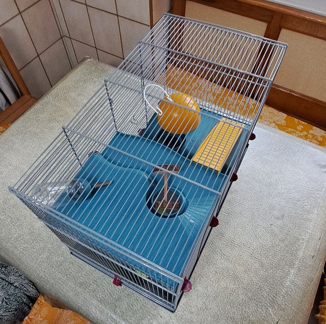 Jaula para mascotas azul y gris