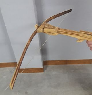 Ballesta artesanal de madera