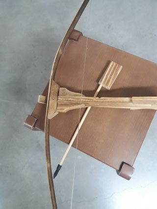 Ballesta artesanal de madera
