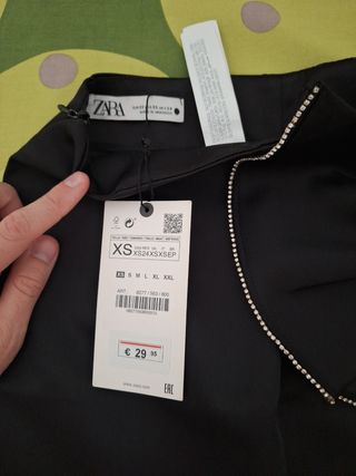 Falda Zara Negra con Pedrería a estrenar