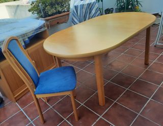 Mesa de comedor extensible de madera (Finlandia)