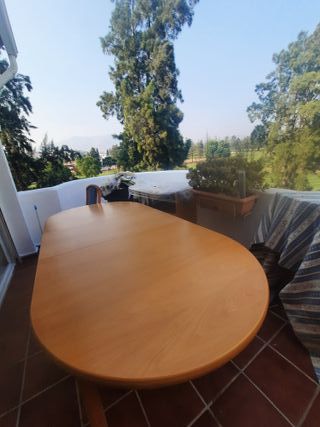 Mesa de comedor extensible de madera (Finlandia)