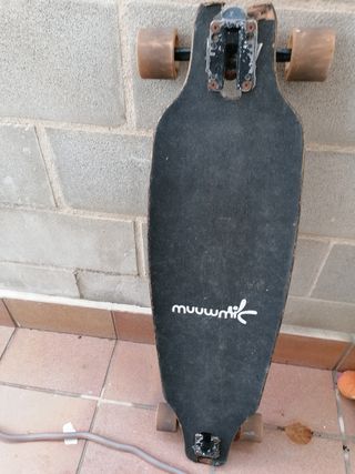 Monopatín Longboard con Diseño Tropical