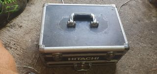 Avvitatore Hitachi con valigetta e caricabatterie