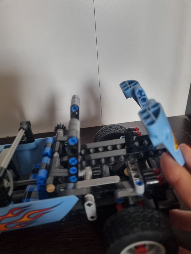 Lego Technic Hot Rod con Motor V8 42022