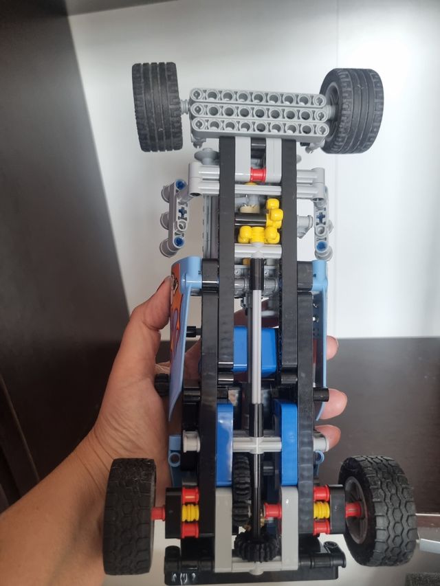 Lego Technic Hot Rod con Motor V8 42022