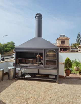 Barbacoa con Horno de Ladrillo