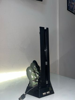 PS4 Slim 1TB Negra + Juegos+ Mandos y complementos