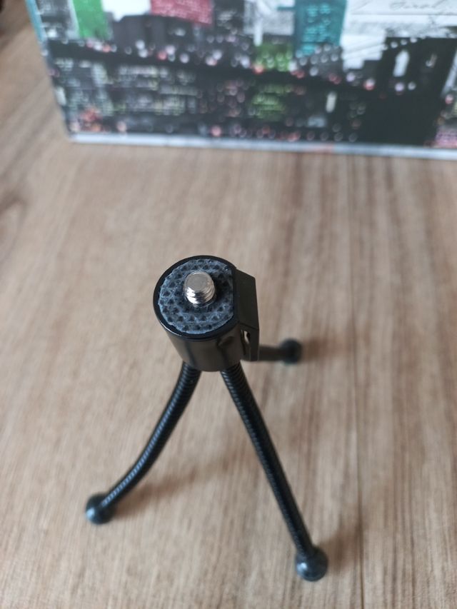 Mini trípode Konica Minolta