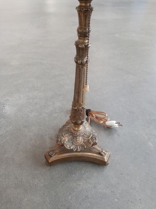 Lámpara de mesa de bronce