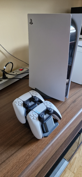 Soporte 2 mandos PS5 – diseño minimalista