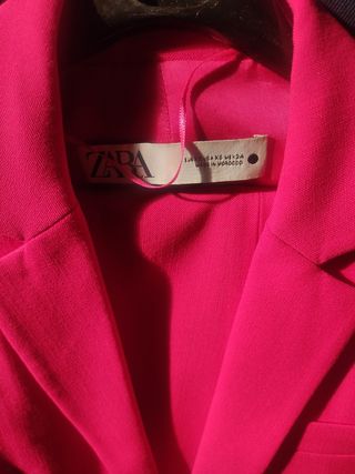 Blazer Zara Rosa y pantalón 
