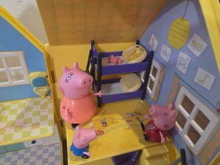 Casa Peppa Pig con muñecos y parque