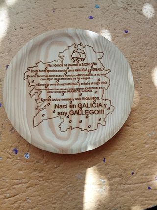 Plato de madera grabado Galicia