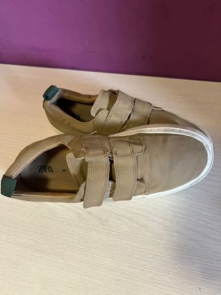 Zapatos Zara niño velcro marrón talla 38