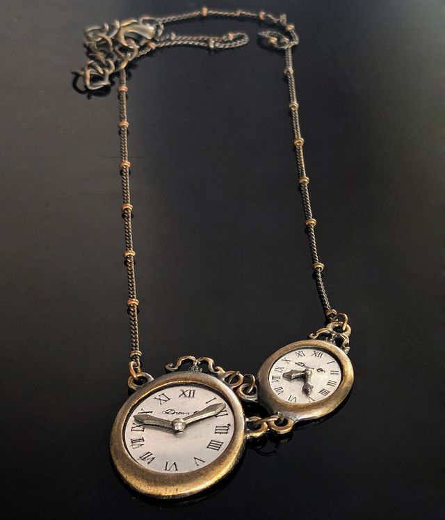 Conjunto de Joyas: Collar, Pendientes y Anillo