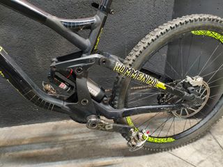 Bicicleta DH Commencal Supreme V4