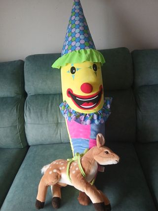 Peluche payaso y ciervo