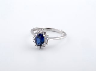 anillo oro 18k con piedra con circonita