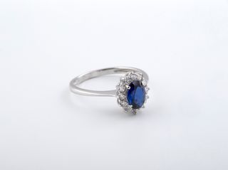 anillo oro 18k con piedra con circonita