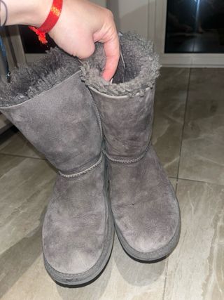 Stivali UGG grigi con fiocchi