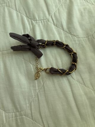 Braccialetto donna catena oro e tessuto grigio