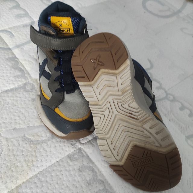 Zapatillas Munich niño.
Talla 30
