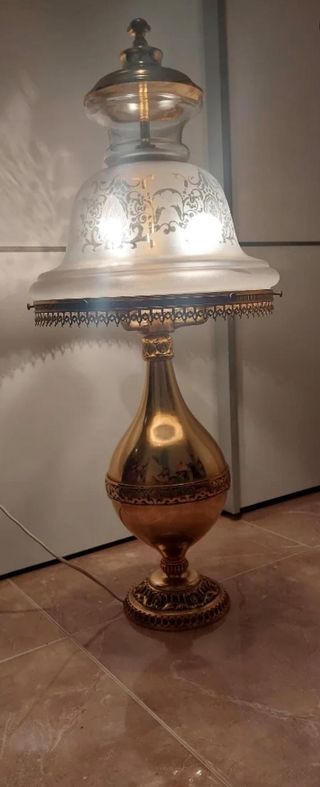 Lámpara de mesa vintage dorada