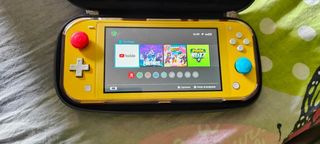 Nintendo Switch Lite Amarilla