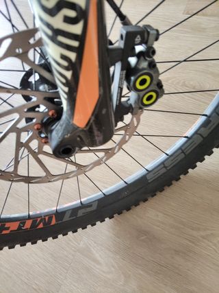 Bicicleta Mondraker Dune R Carbono