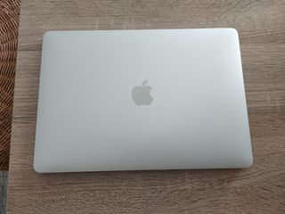 MACBOOK AIR 2019 i5/8GB RAM/128 SSD BATERÍA NUEVA 