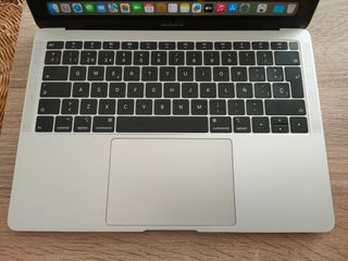 MACBOOK AIR 2019 i5/8GB RAM/128 SSD BATERÍA NUEVA 