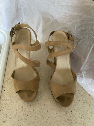 Sandali donna con zeppa e plateau