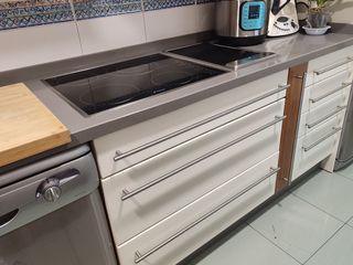 Muebles cocina lacados con vitrocerámica