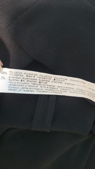 Falda negra corta Bershka