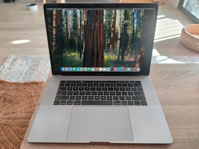 MACBOOK PRO 2019 15" i9/32GB RAM/1TB TOPE DE GAMA