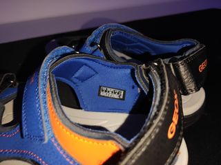 Sandalias Geox Azul y Naranja