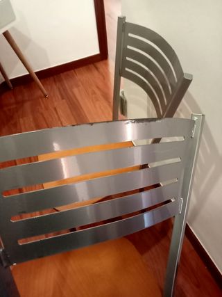 Mesa plegable con 2 sillas