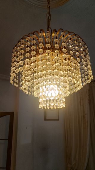 Lámpara de salón con lágrimas doradas