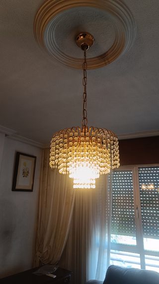 Lámpara de salón con lágrimas doradas