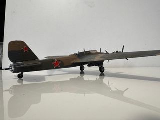 Avión bombardero URSS Peltyakov P0-8 1/144 Altaya